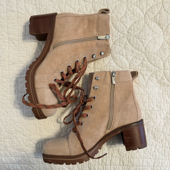 Vince Camuto | Gaviana Leather Lace-Up Ankle Boots - Picture 7 of 8